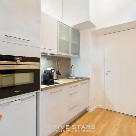 Fleur Fshh Apartment